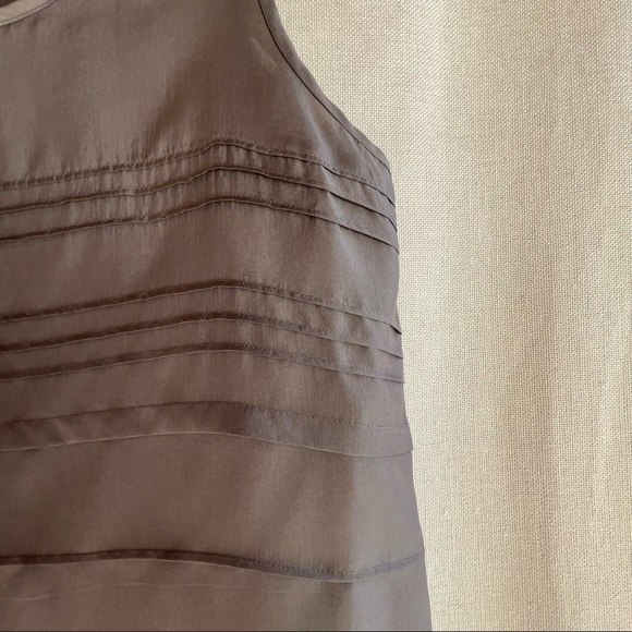 Theory silk tank with pin-tuck details. Size small. - Picture 4 of 7